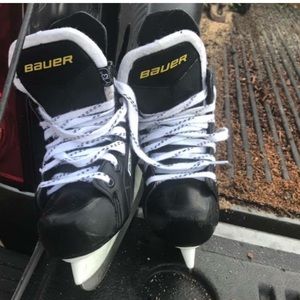 Like new-youth 13 hockey skates